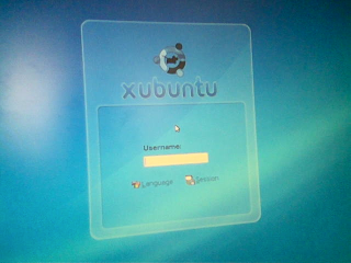 http://www.pererikstrandberg.se/blog/photo_xubuntu_log_in.png